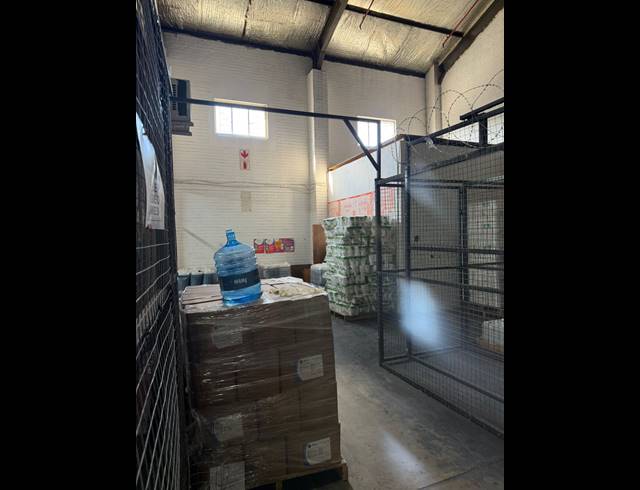 1,200M² WAREHOUSE TO LET IN LOWER BO-DORP